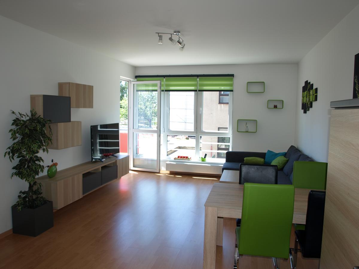 Apartman Self Check In/Out Врхлаби Экстерьер фото
