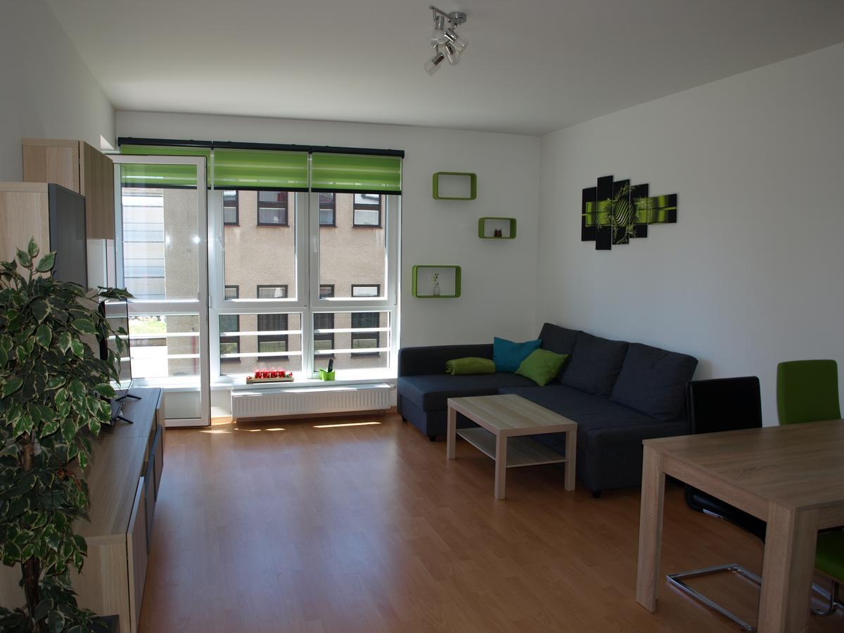 Apartman Self Check In/Out Врхлаби Экстерьер фото