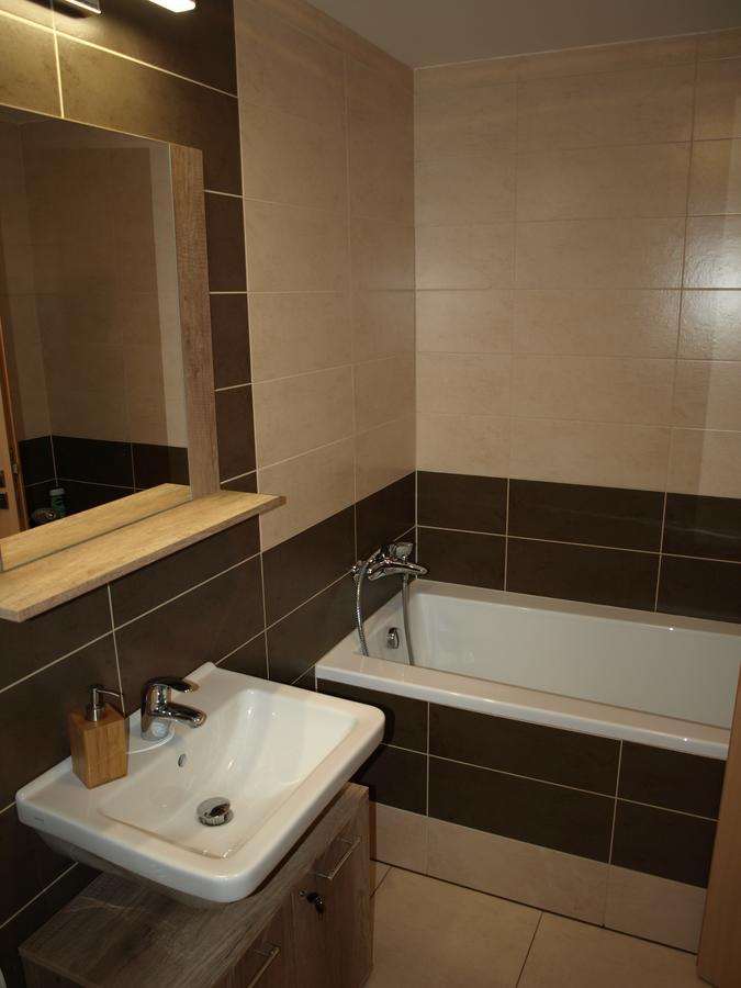 Apartman Self Check In/Out Врхлаби Экстерьер фото