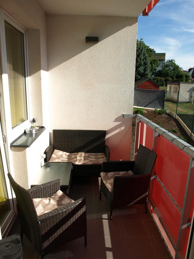 Apartman Self Check In/Out Врхлаби Экстерьер фото